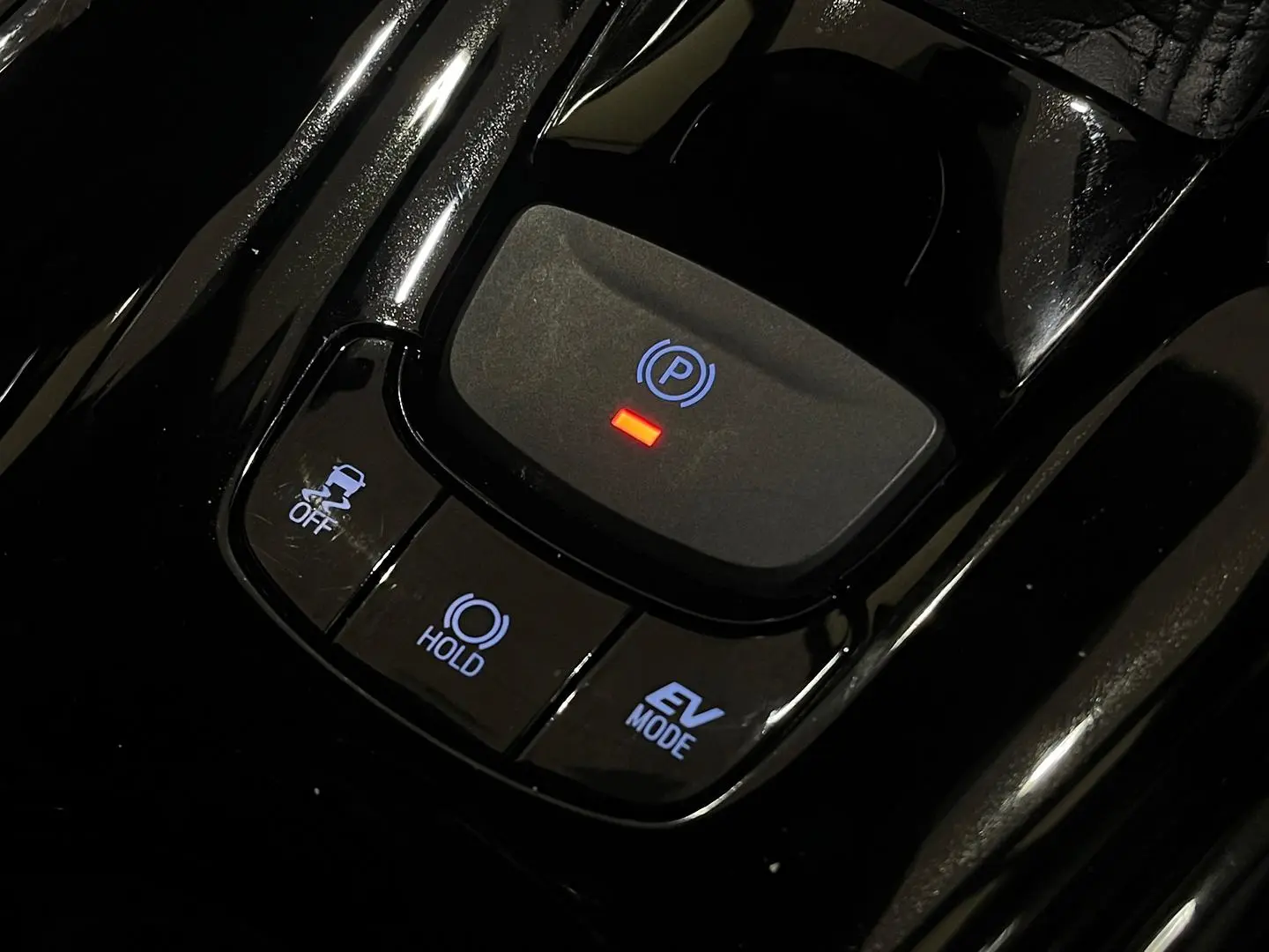 2022 Toyota C-HR Gallery Image 21