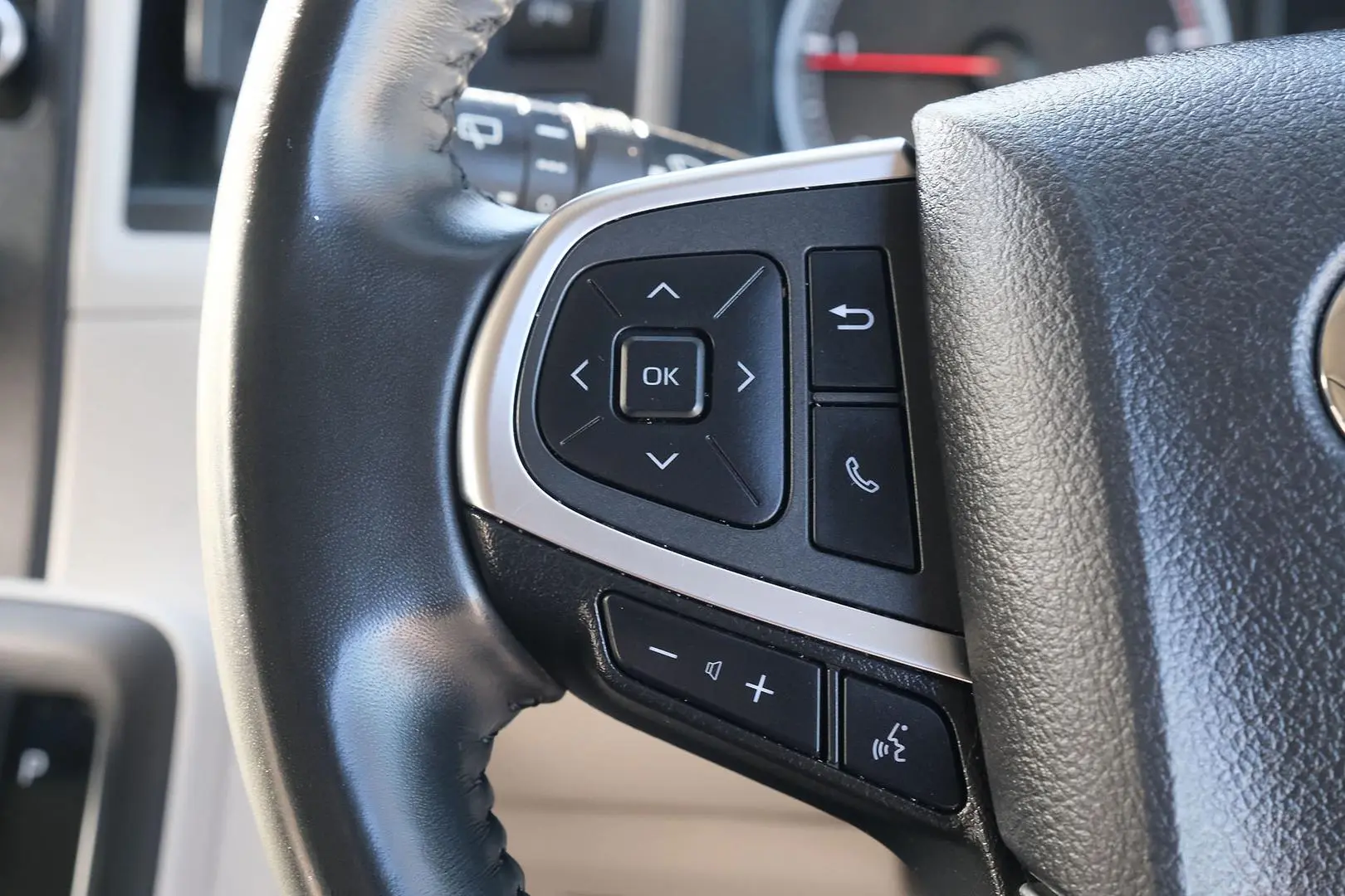 2022 Toyota Hiace Gallery Image 17