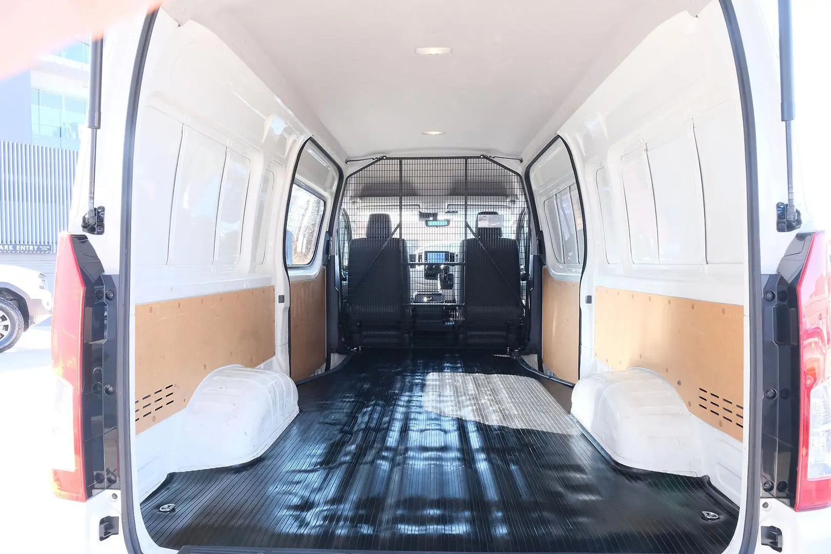 2022 Toyota Hiace Gallery Image 10