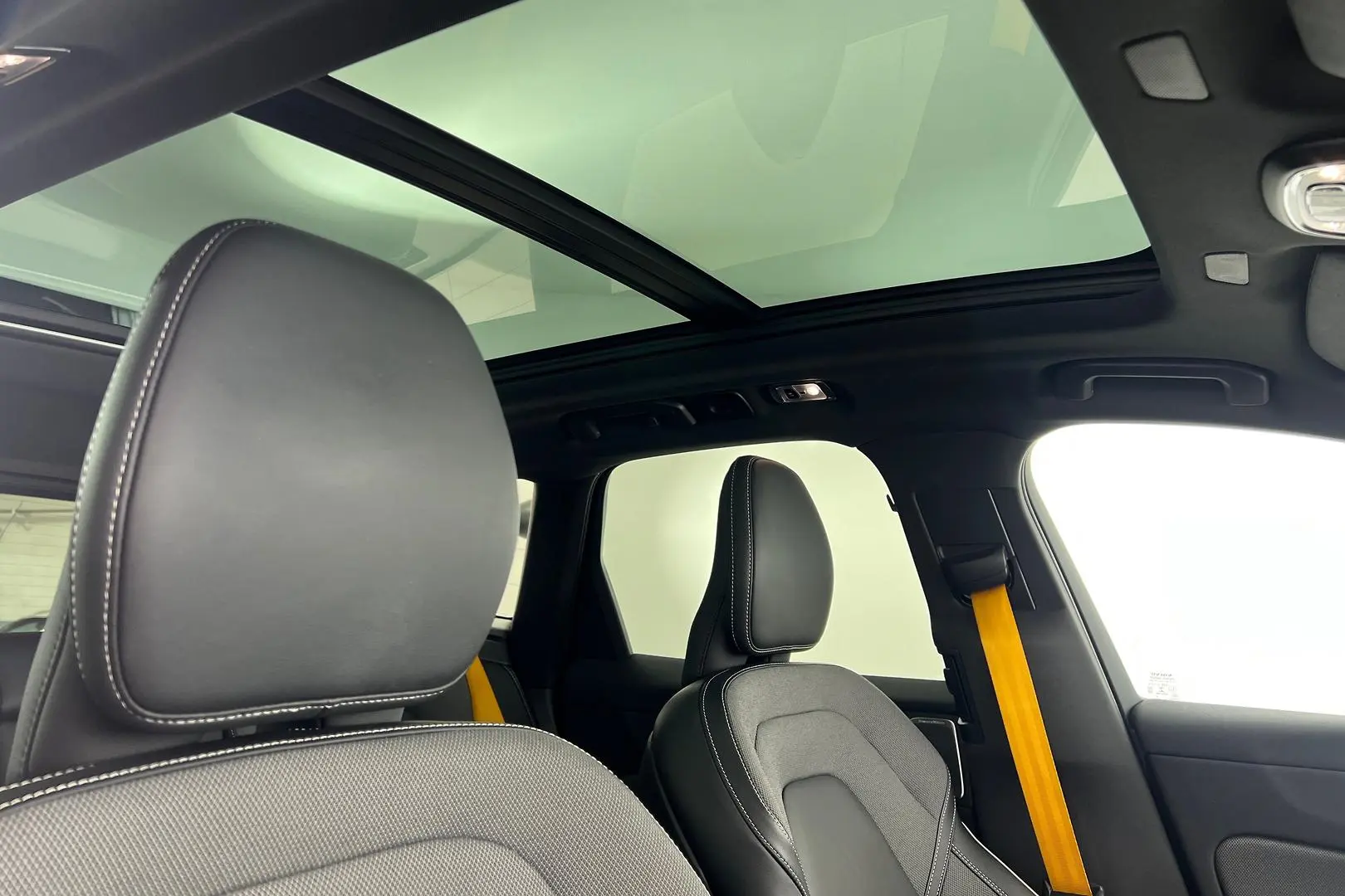 2020 Volvo XC60 Gallery Image 15