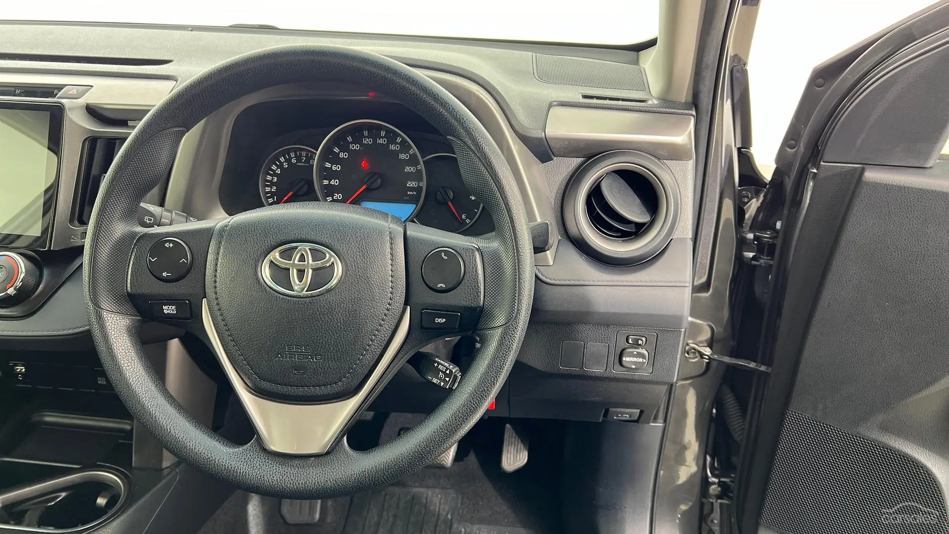 2017 Toyota RAV4 Image 12
