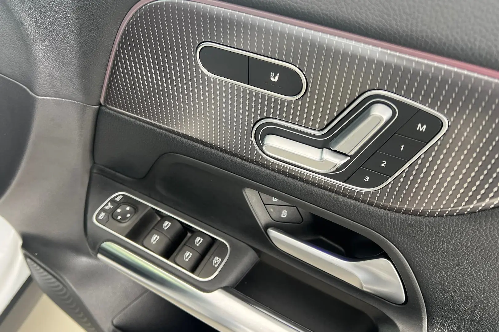 2021 Mercedes-Benz GLA-Class Gallery Image 13