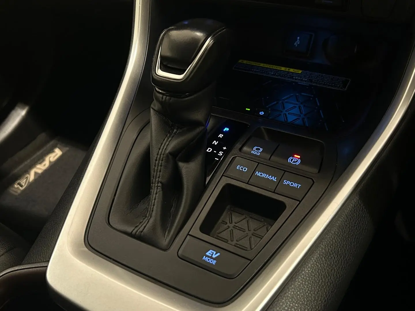 2020 Toyota RAV4 Gallery Image 20