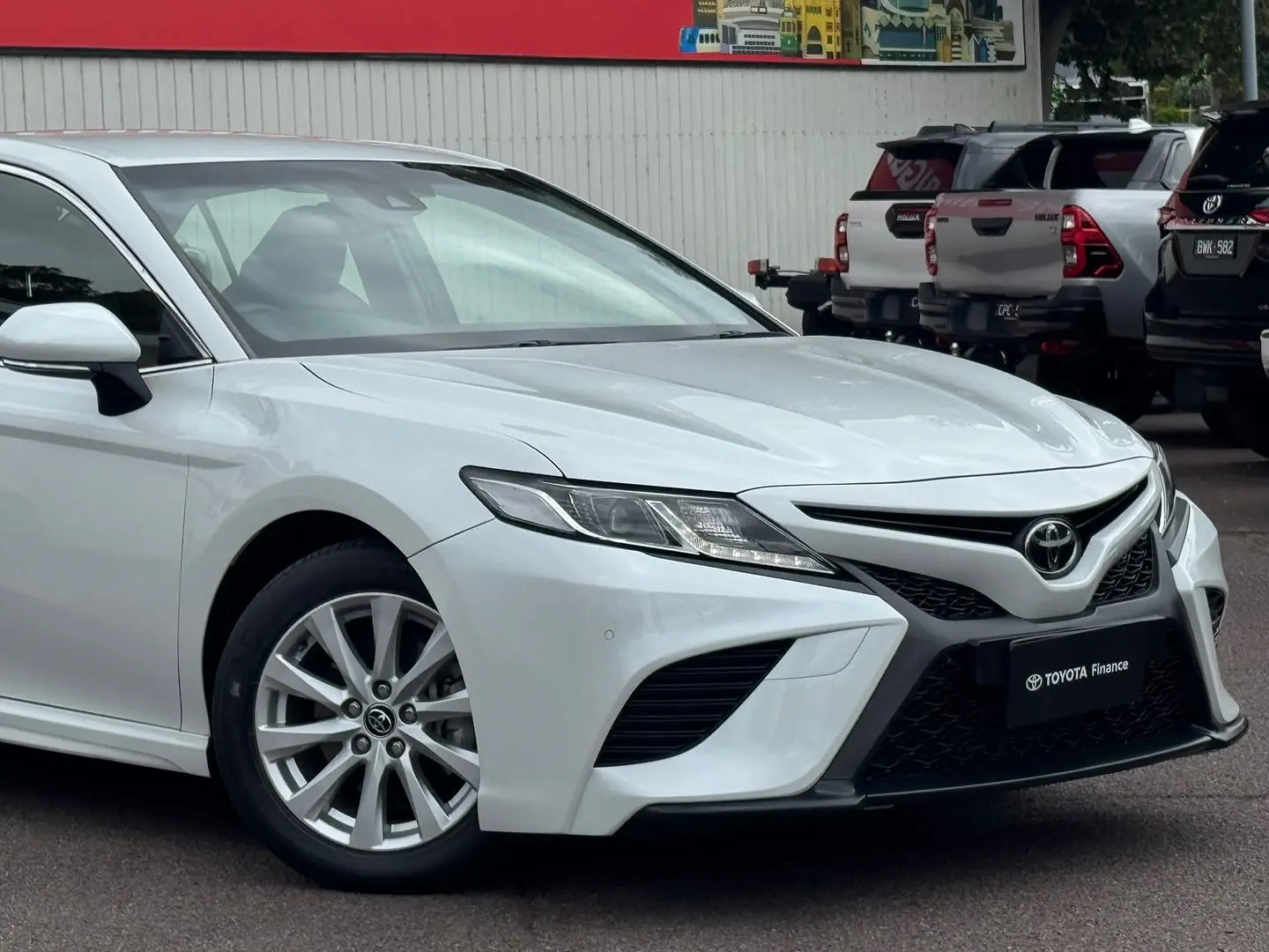 2018 Toyota Camry Gallery Image 2