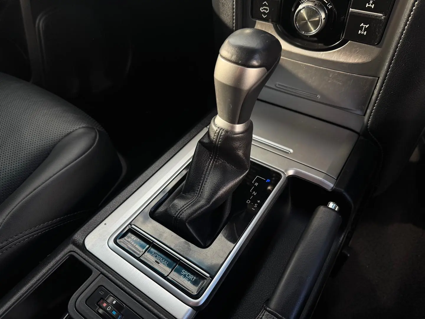 2019 Toyota Landcruiser Prado Gallery Image 16