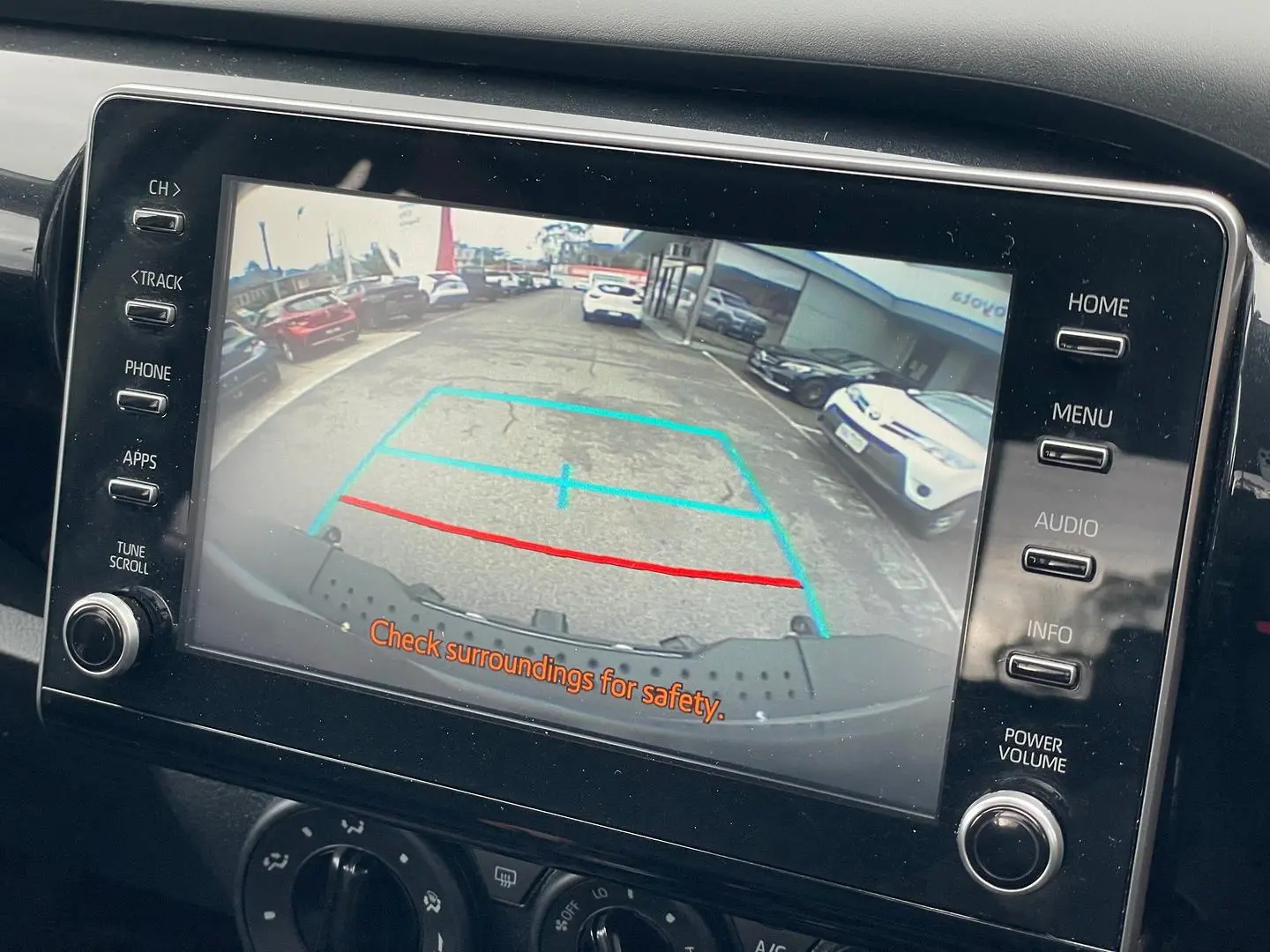 2020 Toyota Hilux Gallery Image 18