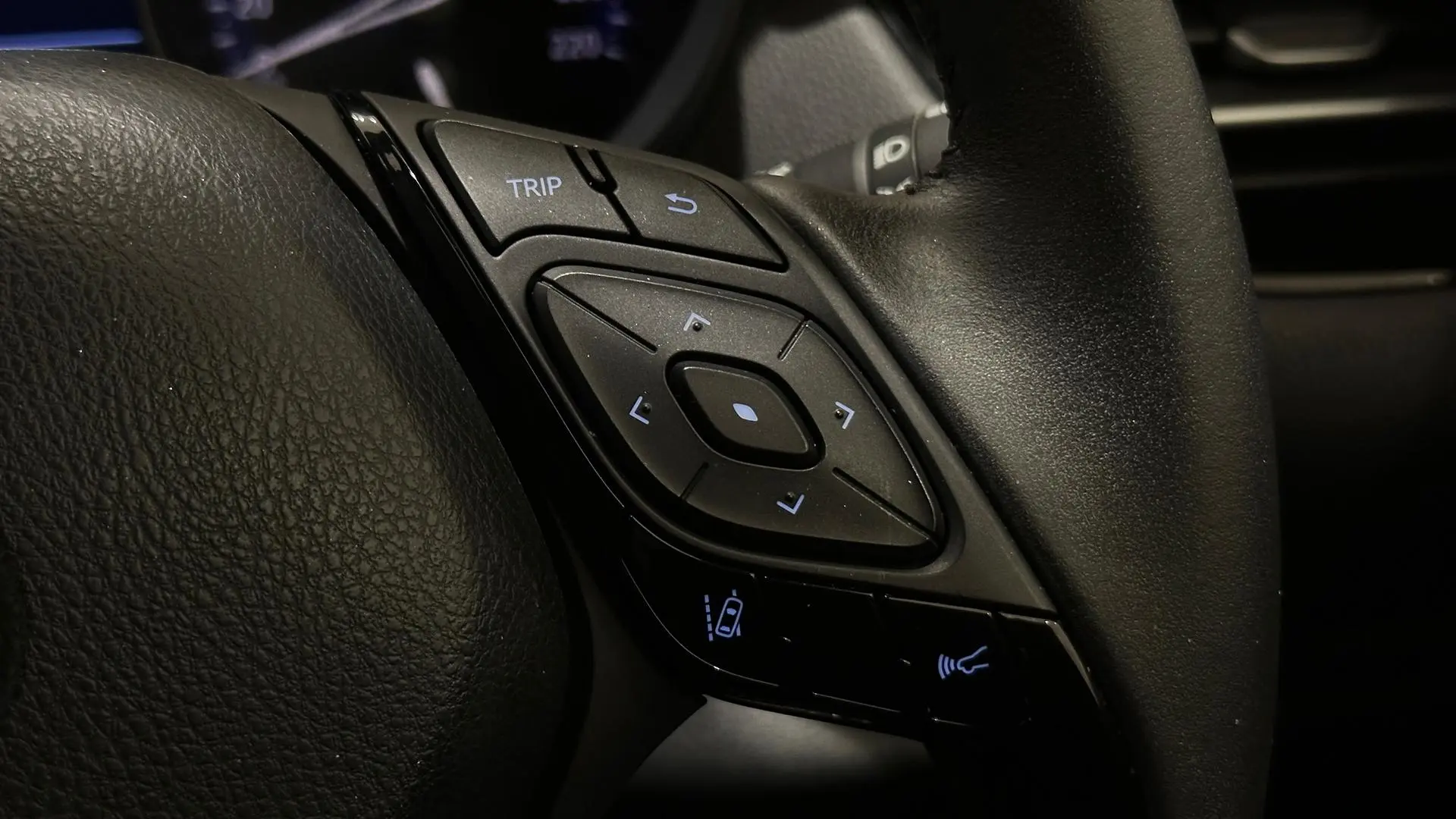 2022 Toyota C-HR Gallery Image 14