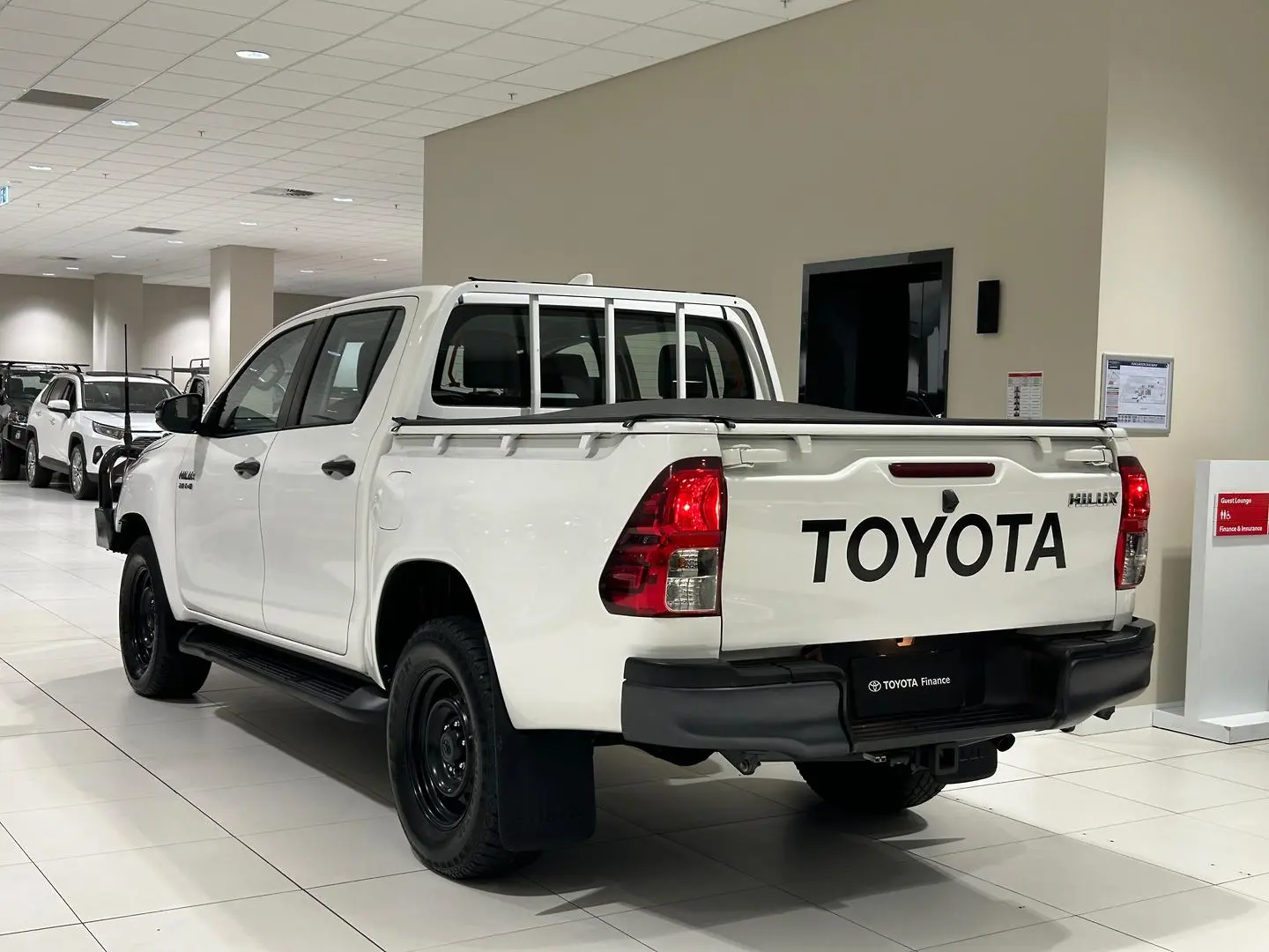 2022 Toyota Hilux Gallery Image 8