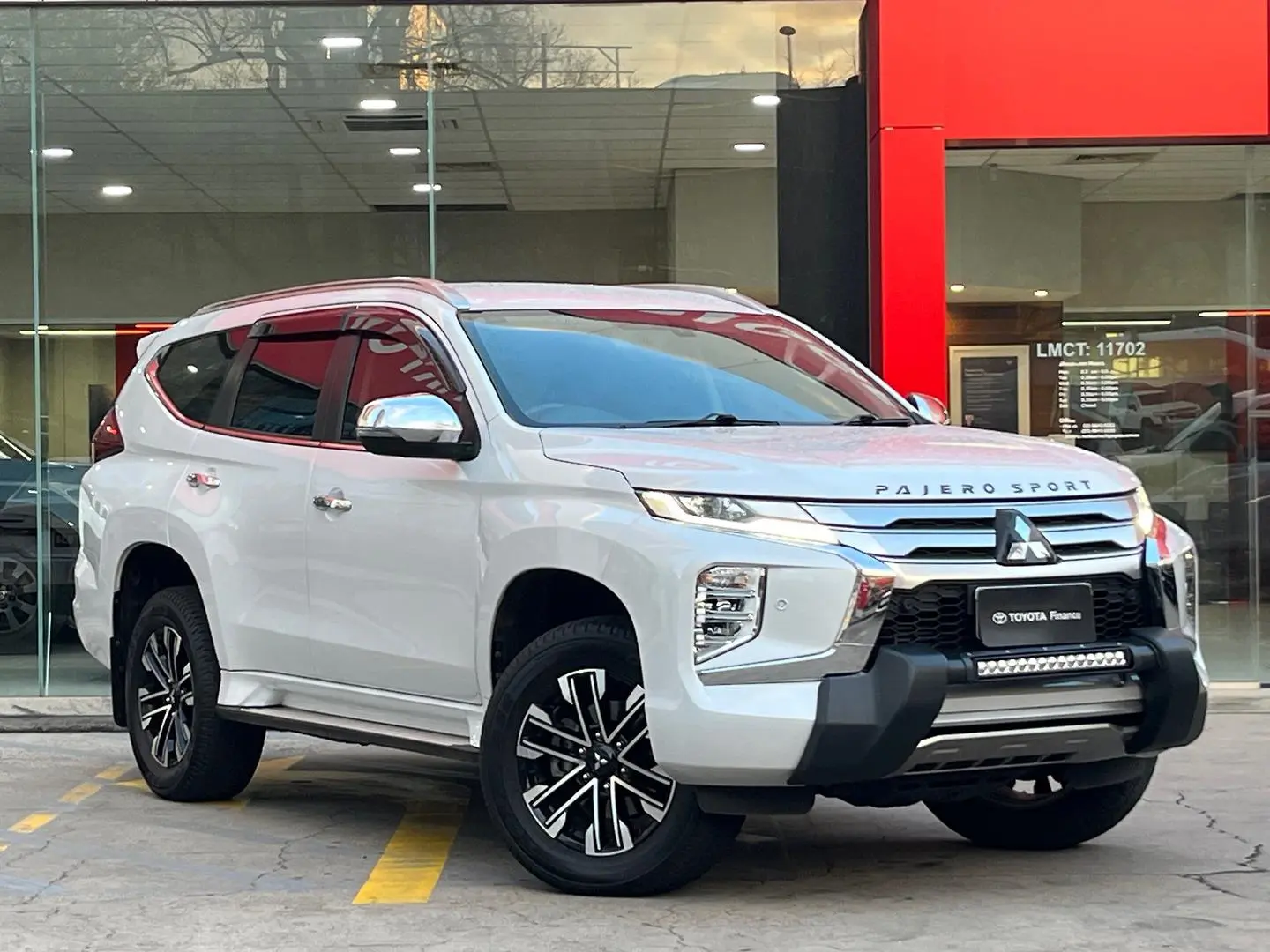 2023 Mitsubishi Pajero Sport Gallery Image 1