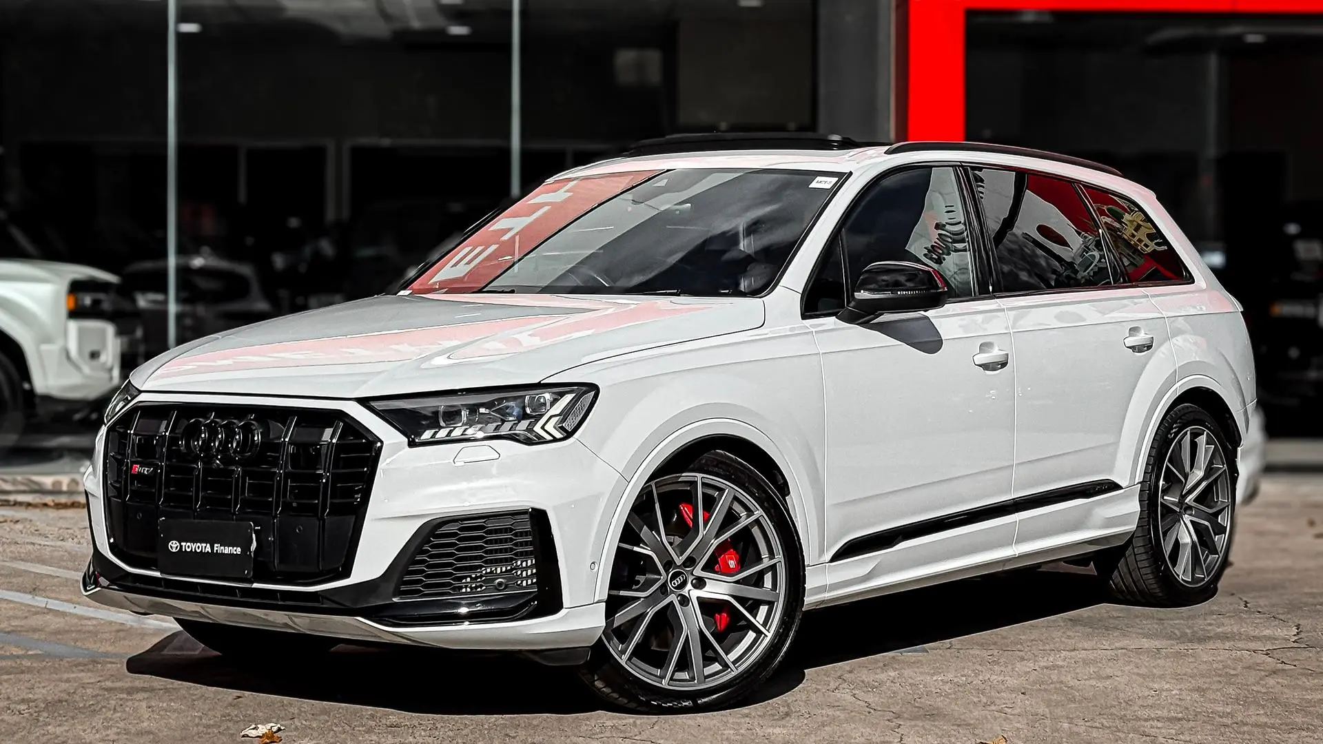 2021 Audi SQ7 Gallery Image 10