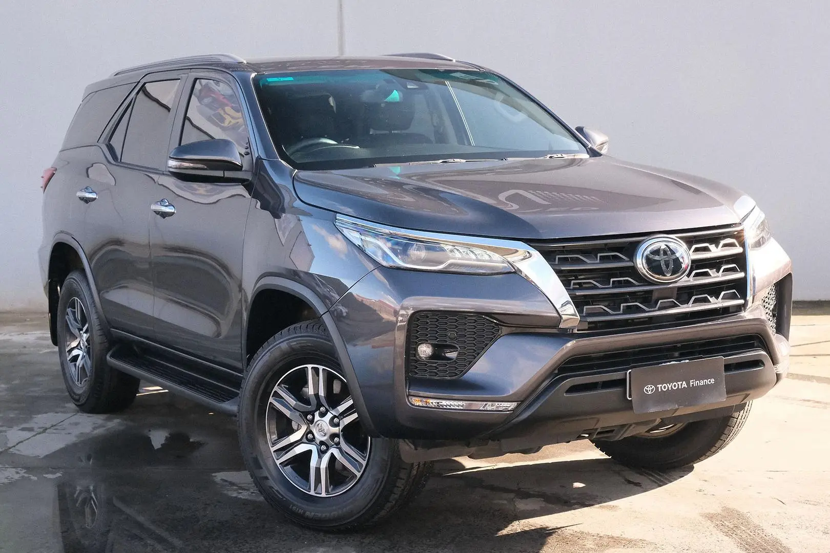 2022 Toyota Fortuner Gallery Image 1