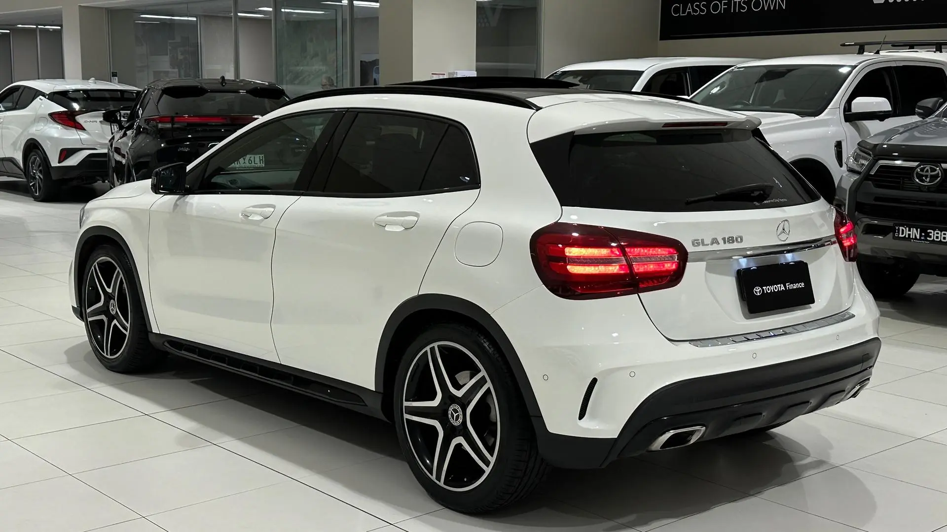 2018 Mercedes-Benz GLA-Class Gallery Image 8