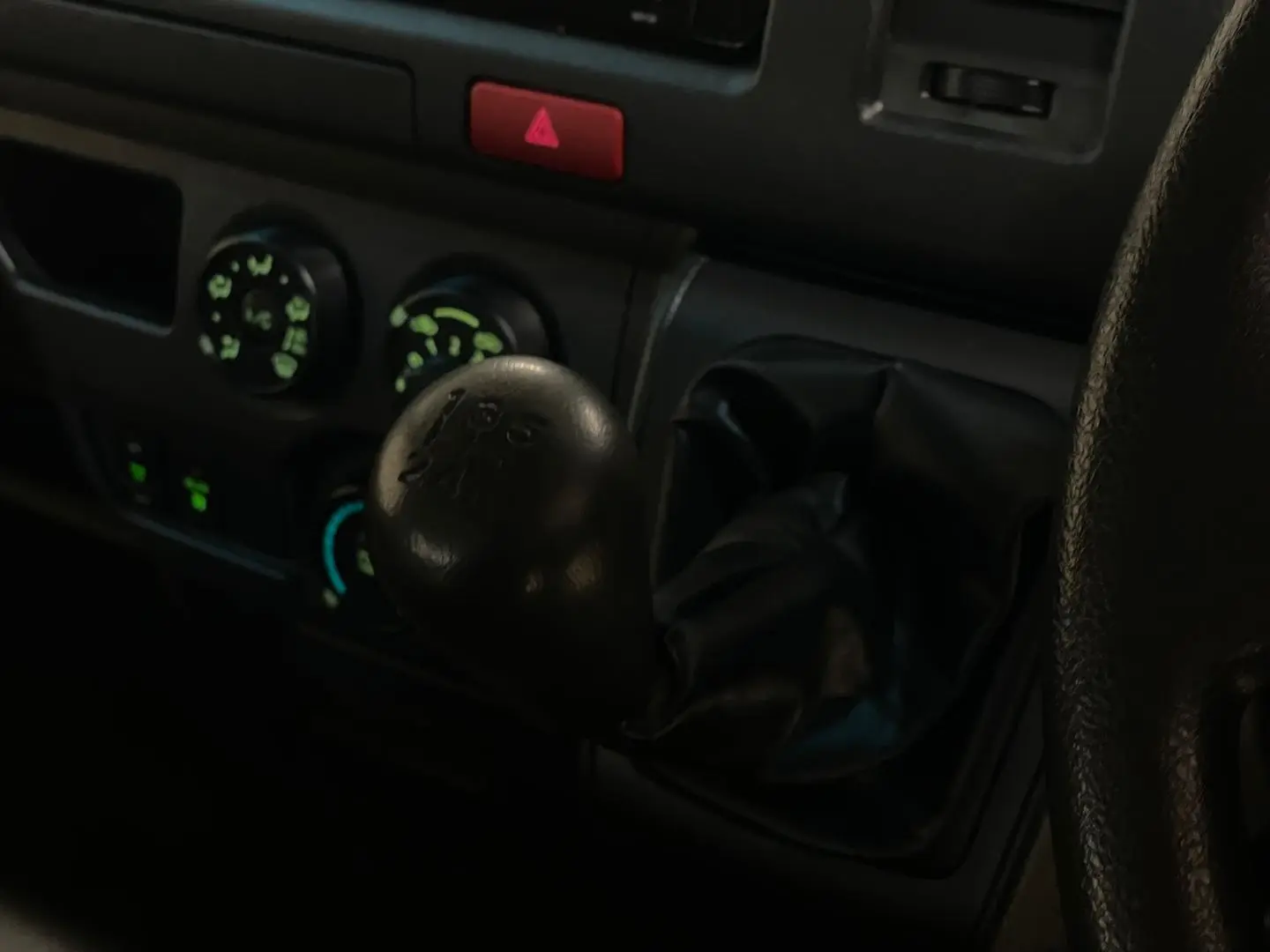 2018 Toyota Hiace Gallery Image 21