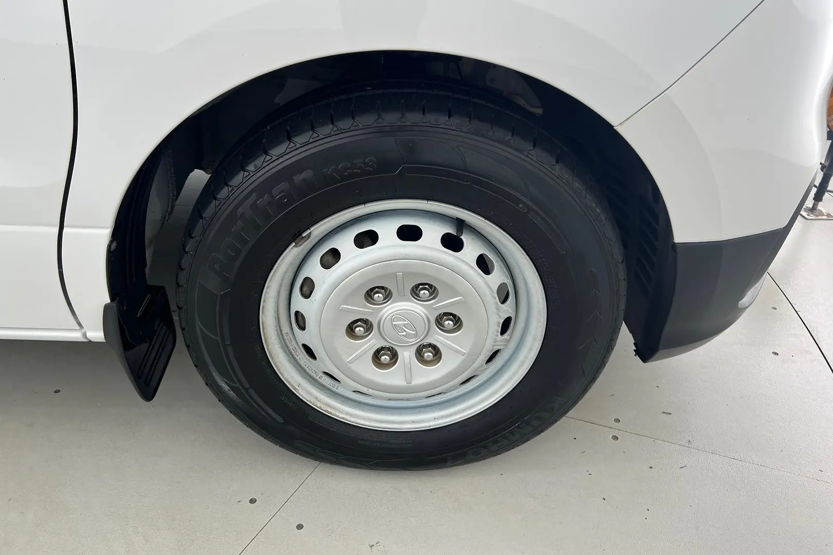 2018 Hyundai iLoad Gallery Image 22
