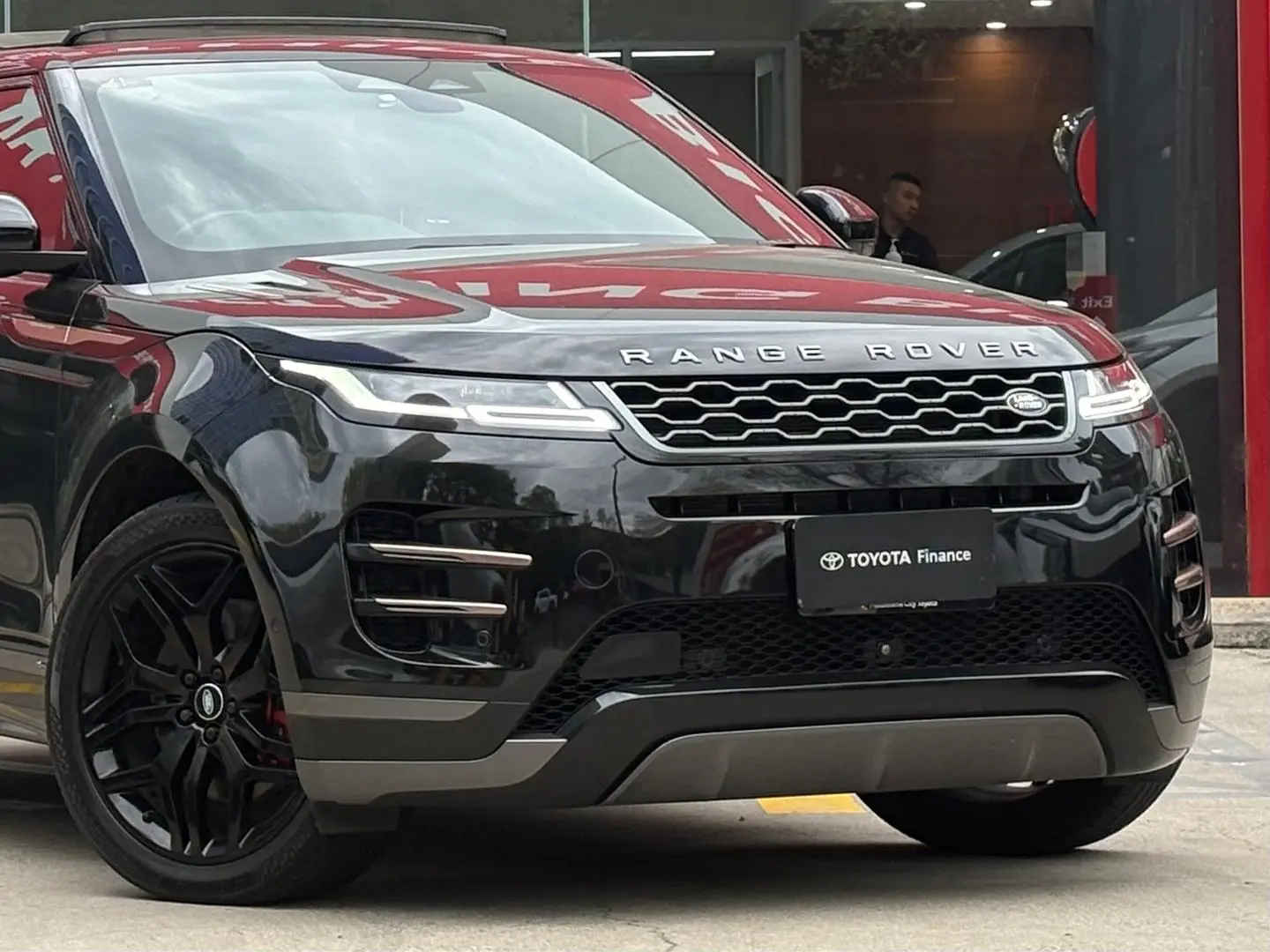 2021 Land Rover Range Rover Evoque Gallery Image 4