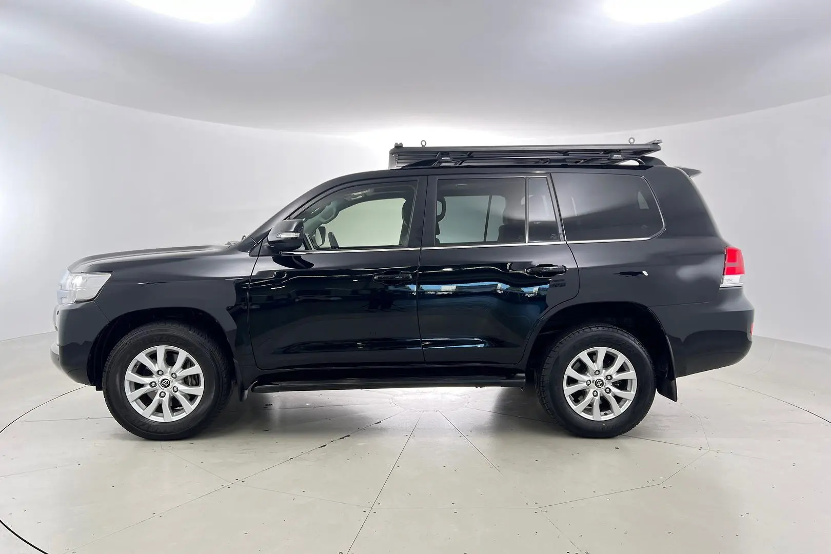 2019 Toyota Landcruiser Gallery Image 8