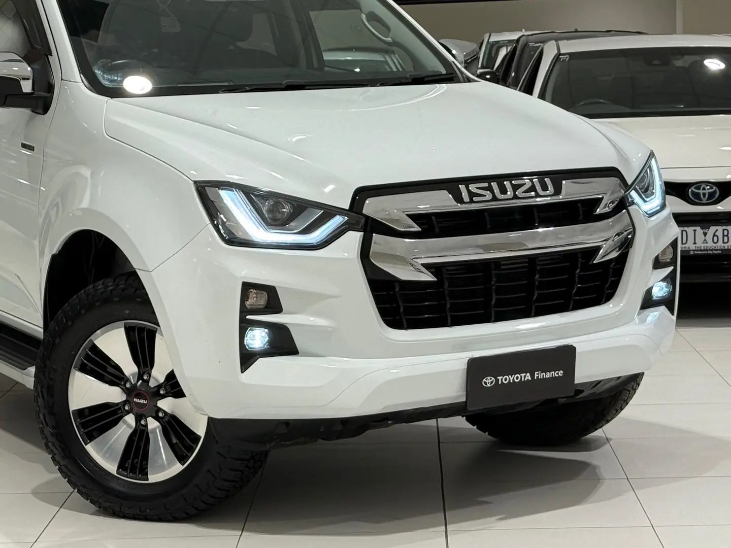 2022 Isuzu D-MAX Gallery Image 3