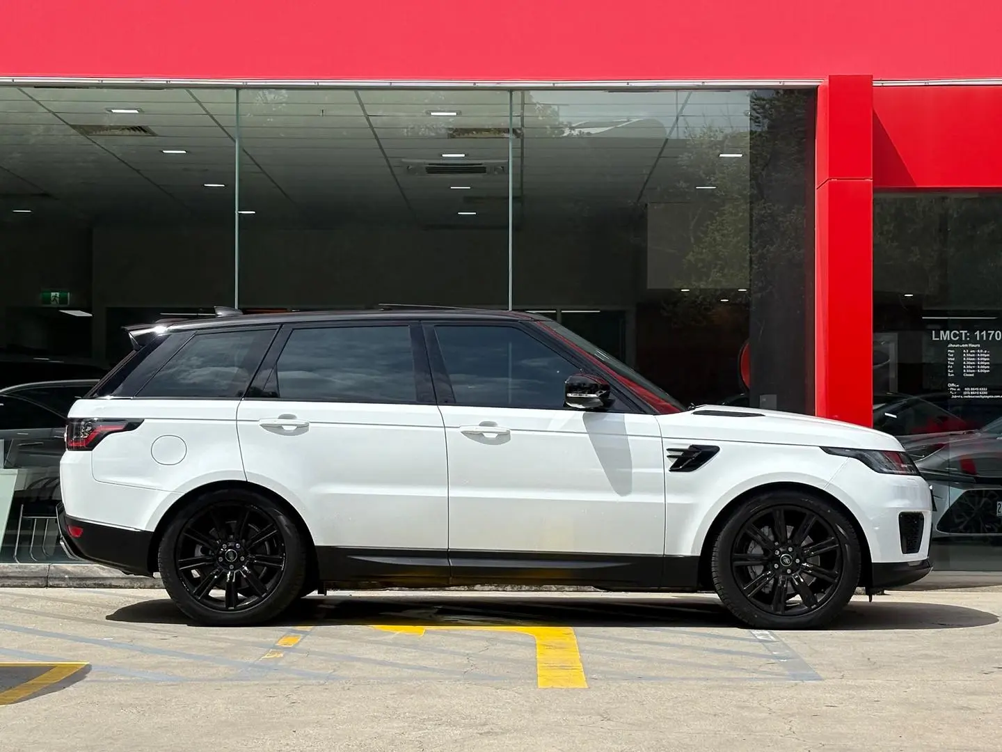 2021 Land Rover Range Rover Sport Gallery Image 4