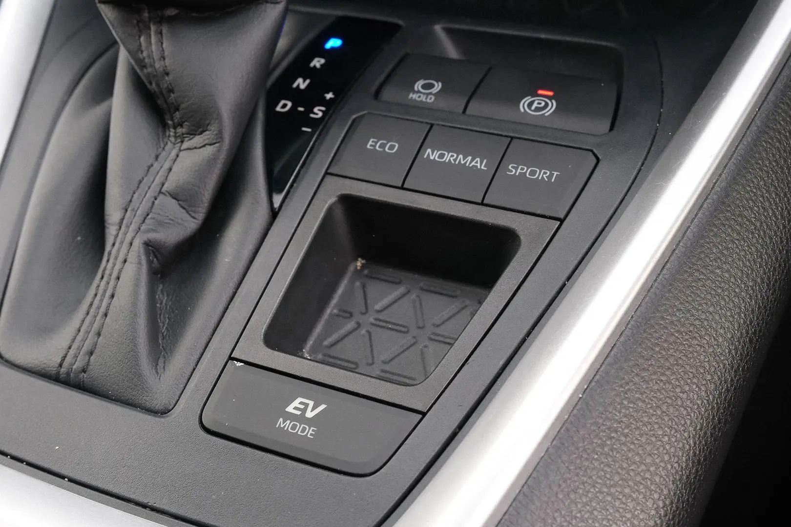 2021 Toyota RAV4 Gallery Image 18