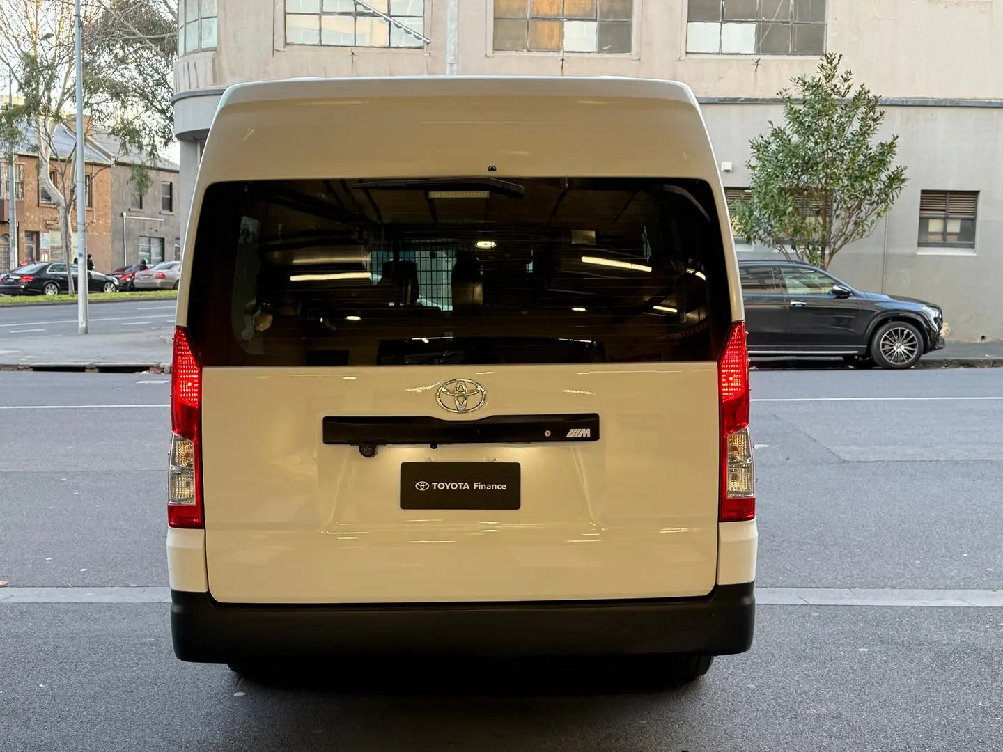 2019 Toyota Hiace Gallery Image 9