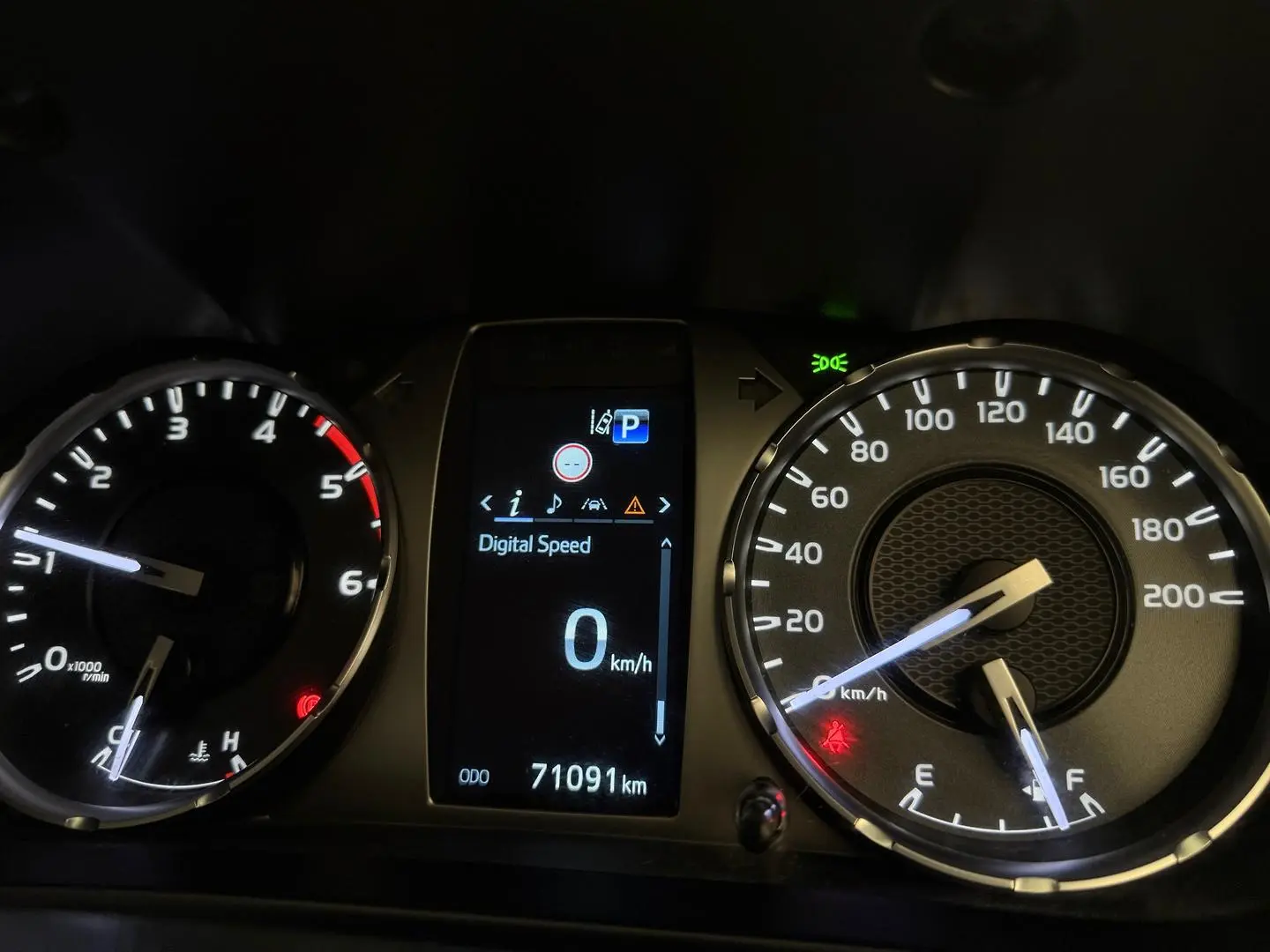 2022 Toyota Hilux Gallery Image 27