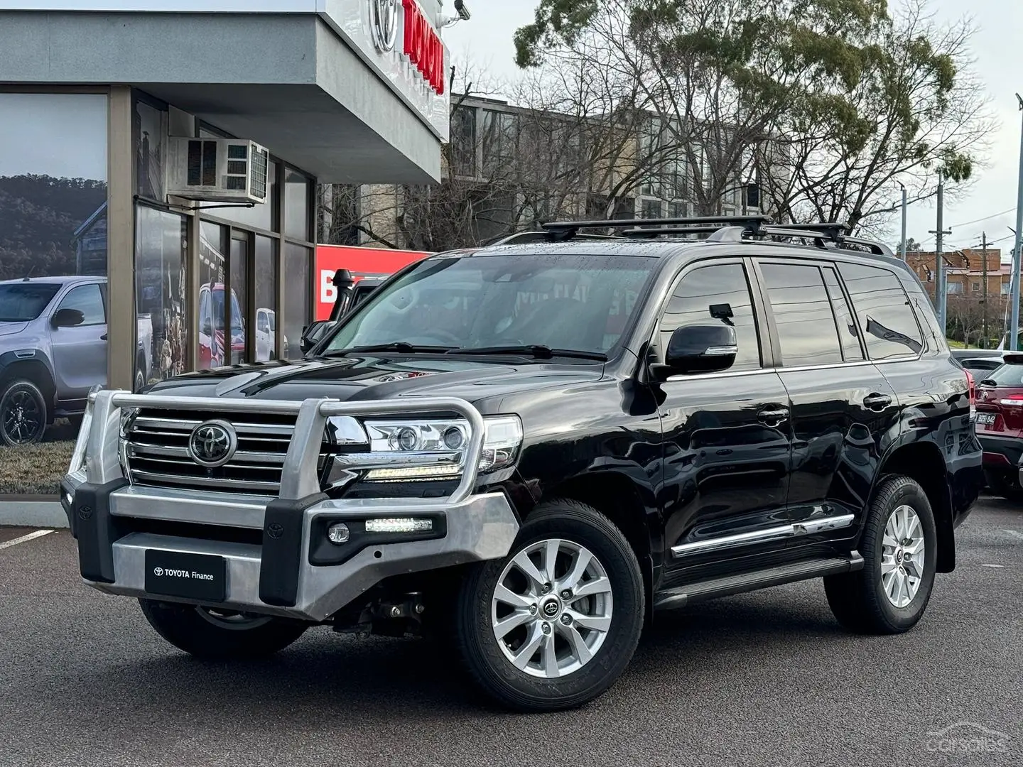 2018 Toyota Landcruiser Image 3