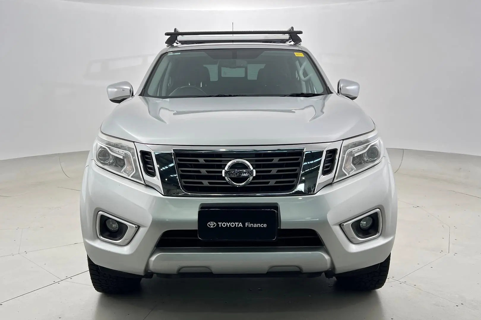 2017 Nissan Navara Gallery Image 10