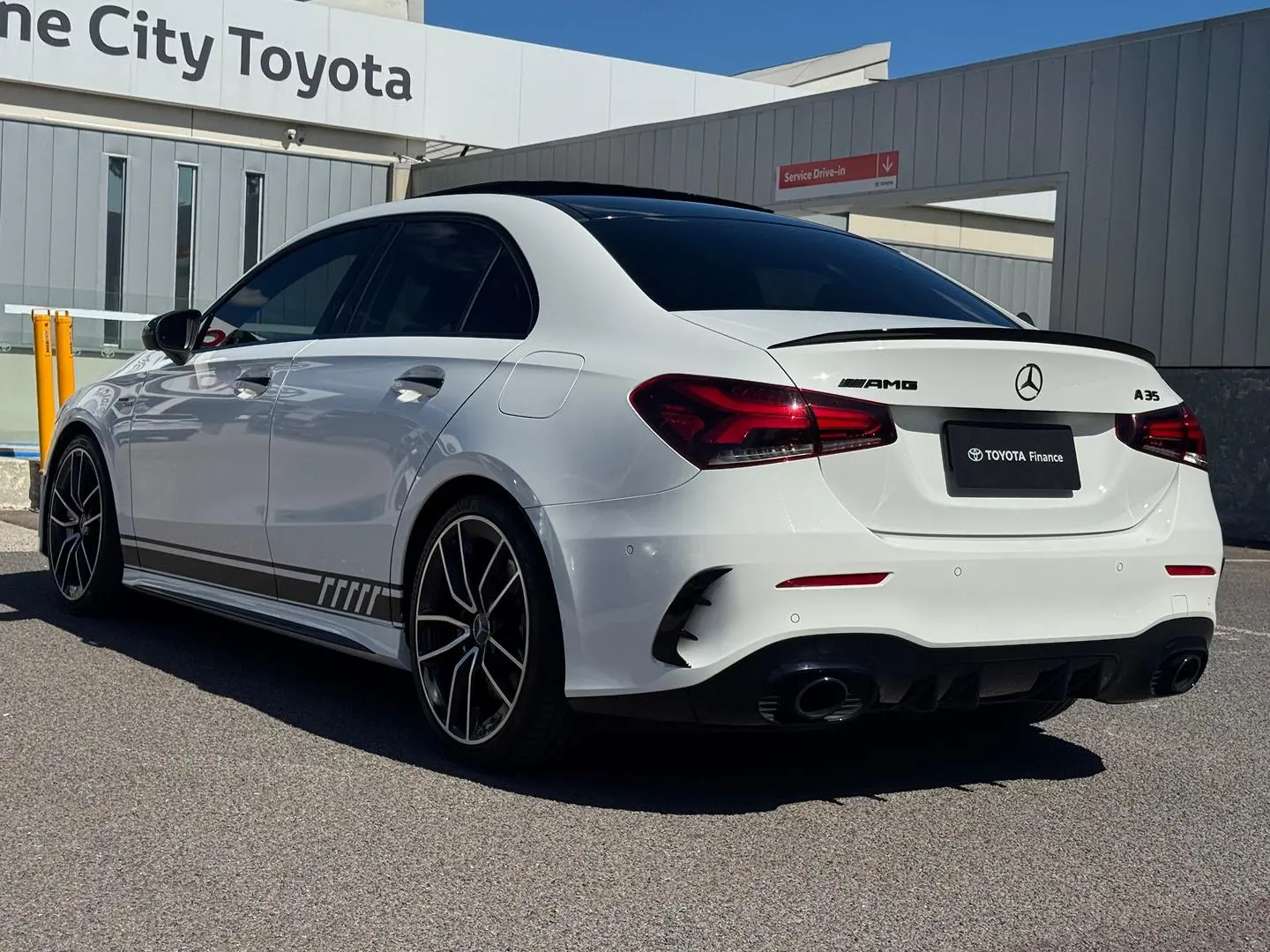 2021 Mercedes-Benz A-Class Gallery Image 7