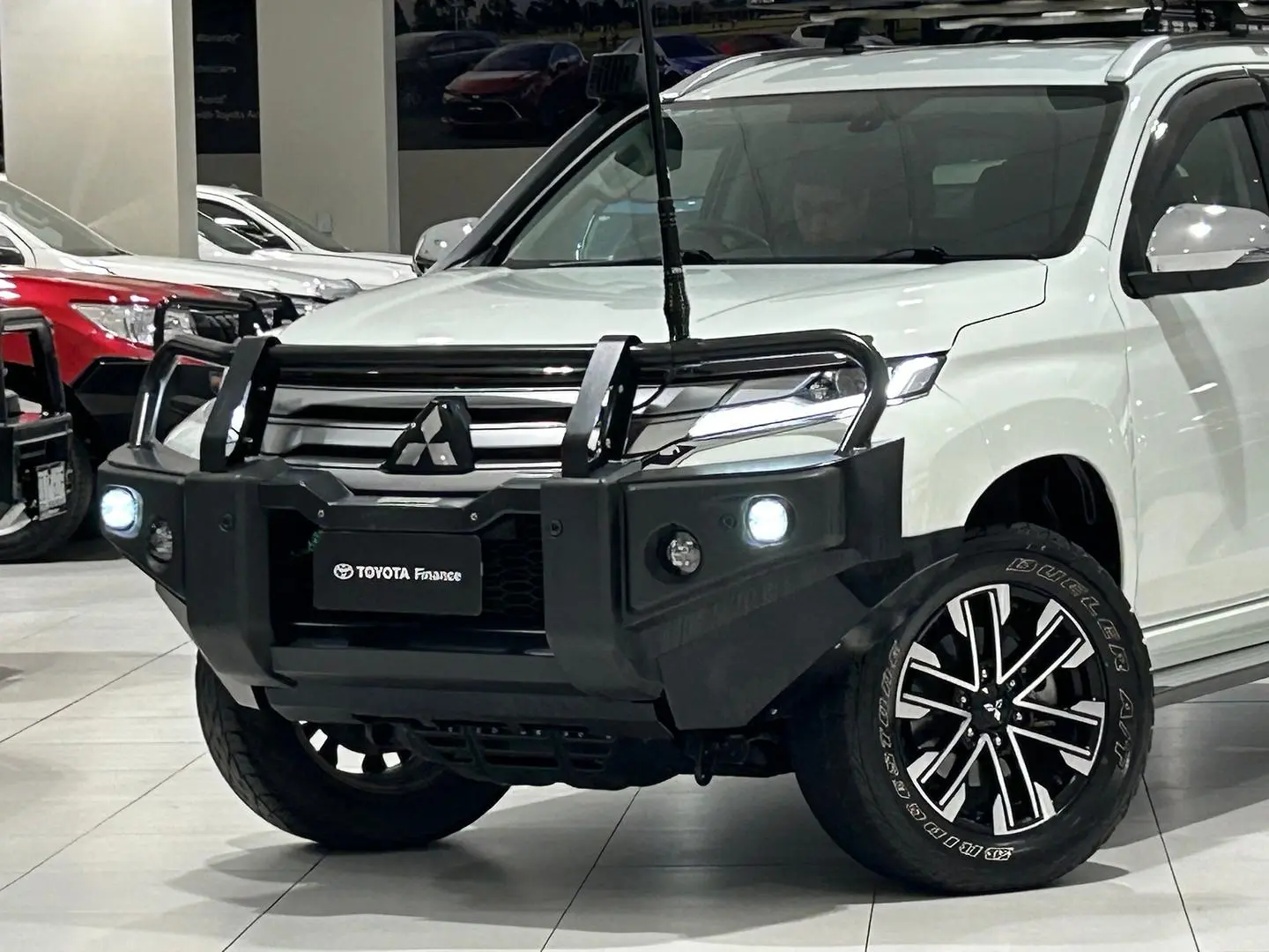 2021 Mitsubishi Pajero Sport Gallery Image 7
