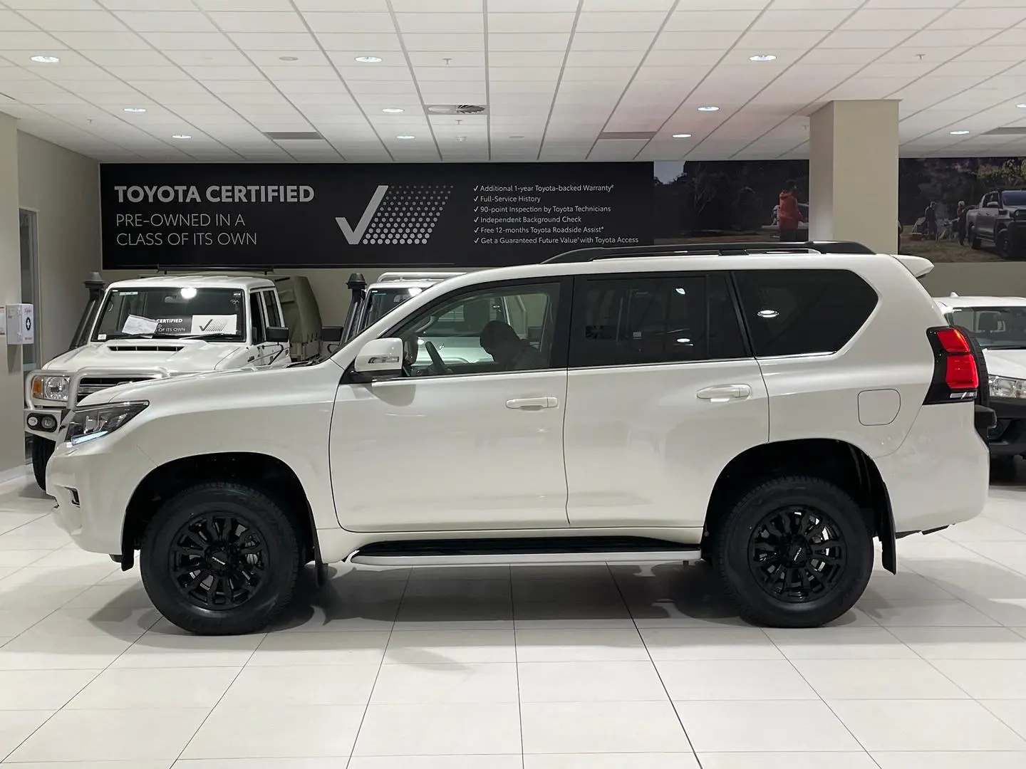 2022 Toyota Landcruiser Prado Gallery Image 5