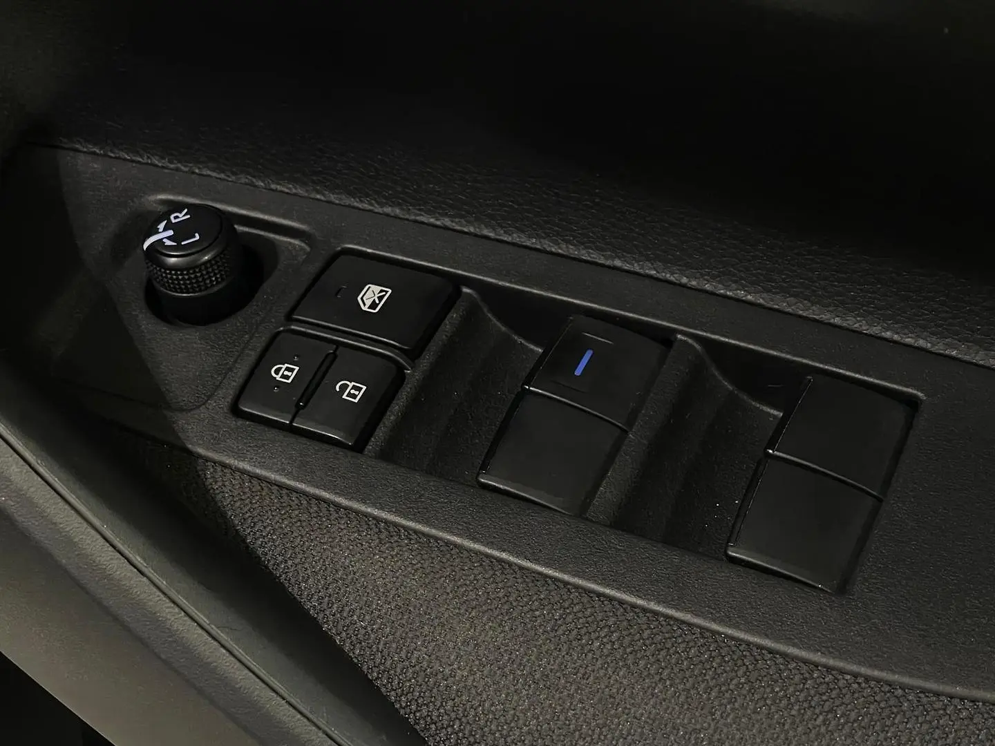 2021 Toyota Corolla Gallery Image 13