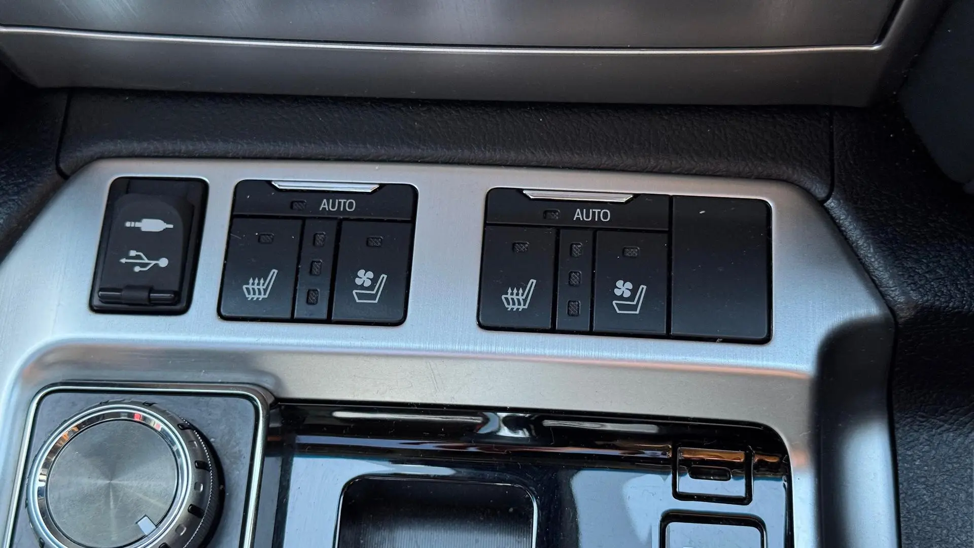 2020 Toyota Landcruiser Gallery Image 37