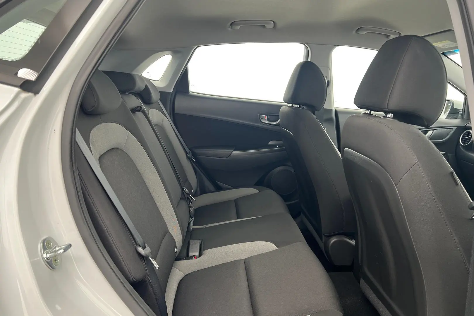 2020 Hyundai Kona Gallery Image 11