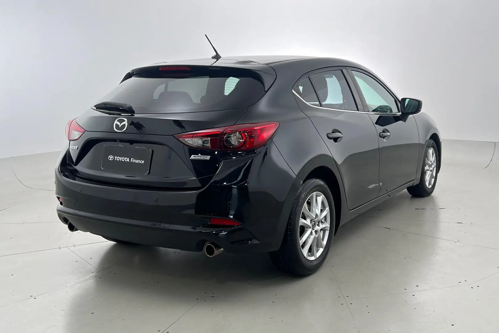 2017 Mazda 3 Gallery Image 4