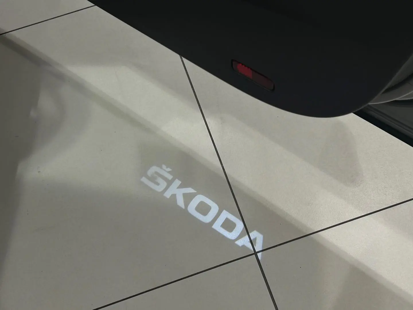 2021 SKODA Karoq Gallery Image 28