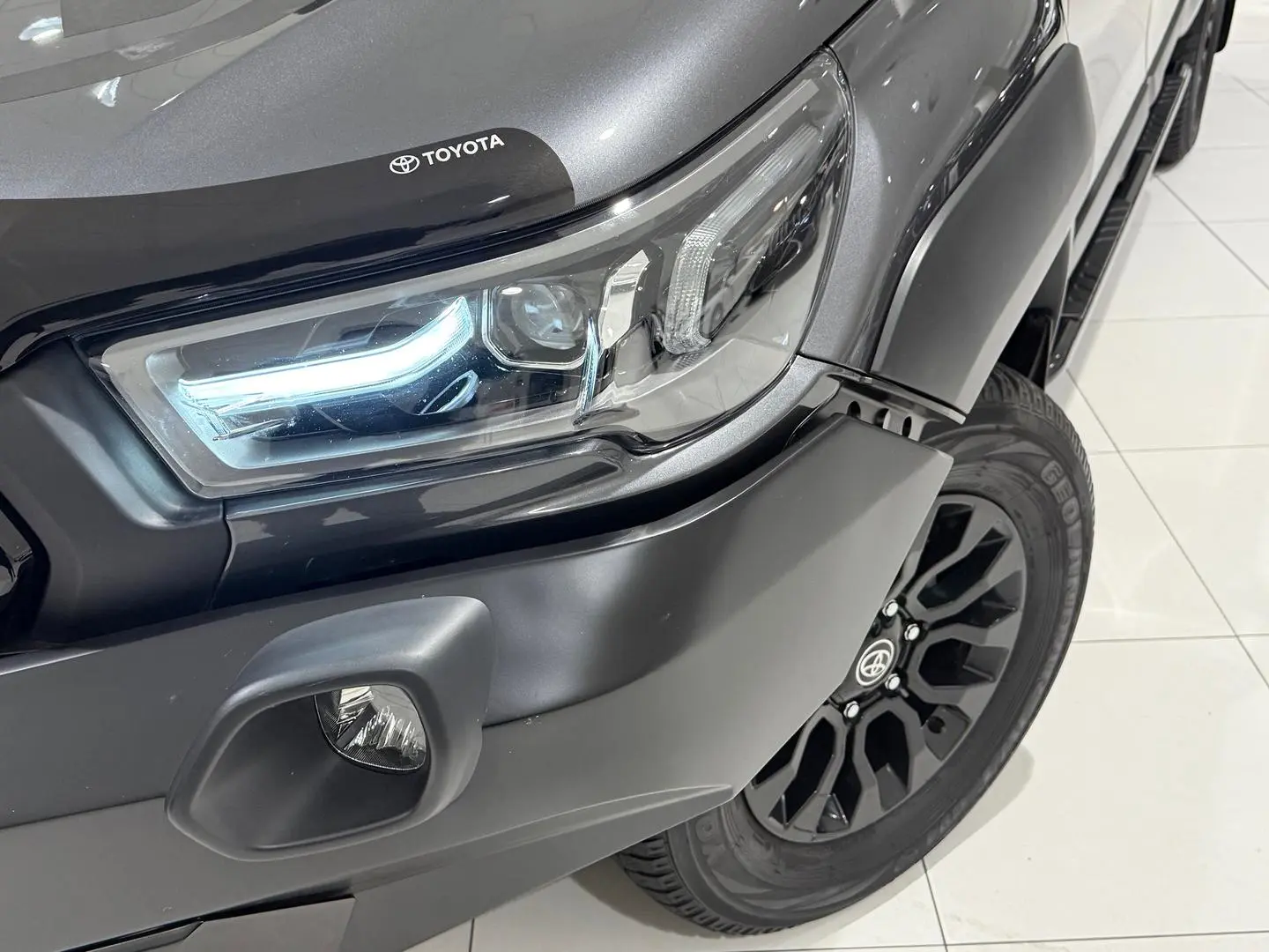 2022 Toyota Hilux Gallery Image 12