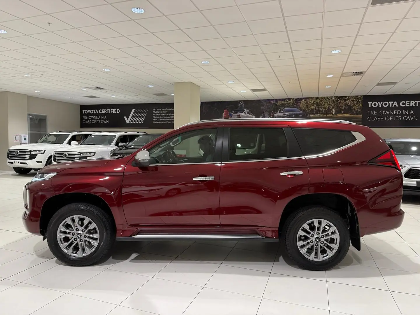 2022 Mitsubishi Pajero Sport Gallery Image 6