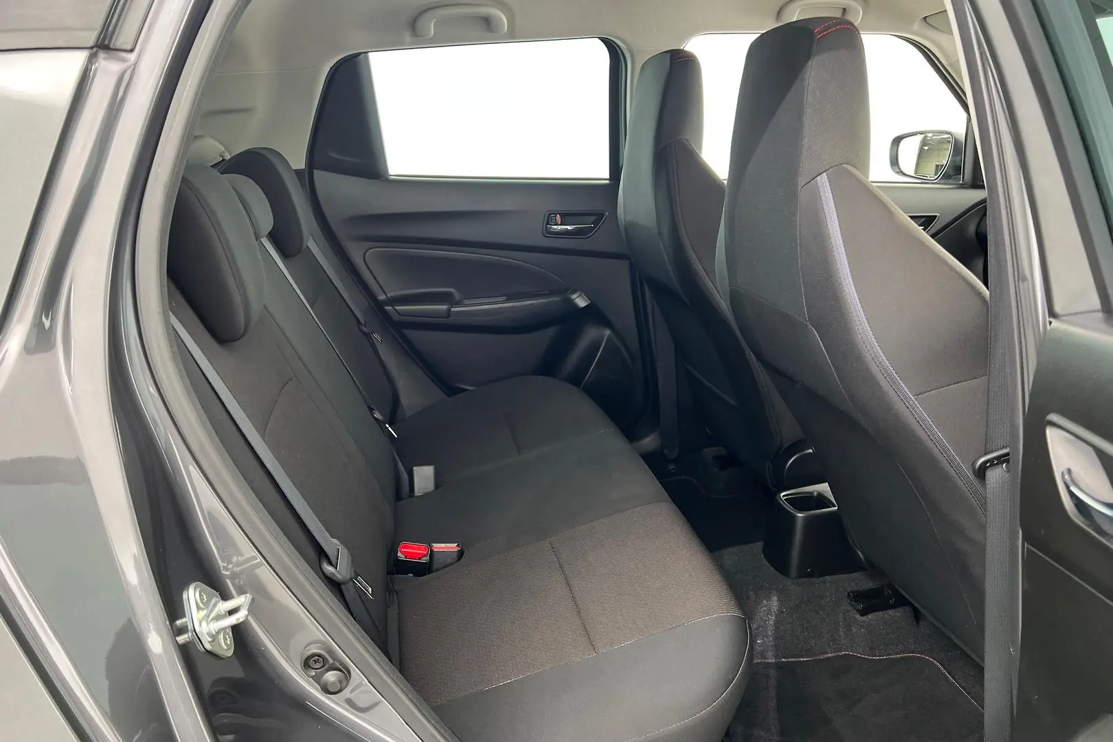 2018 Suzuki Swift Gallery Image 19