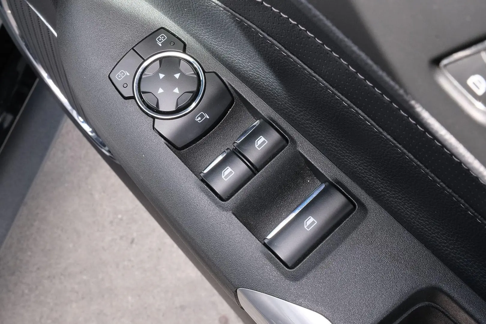 2018 Ford Mustang Gallery Image 12