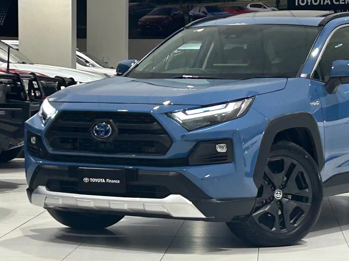 2024 Toyota RAV4 Gallery Image 7