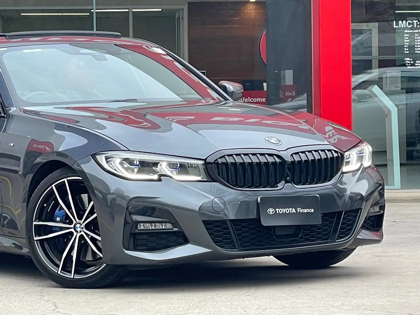 2021 BMW 3 Series Gallery Image 4