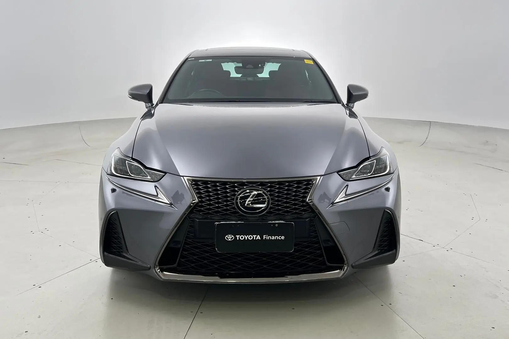 2019 Lexus IS Gallery Image 10