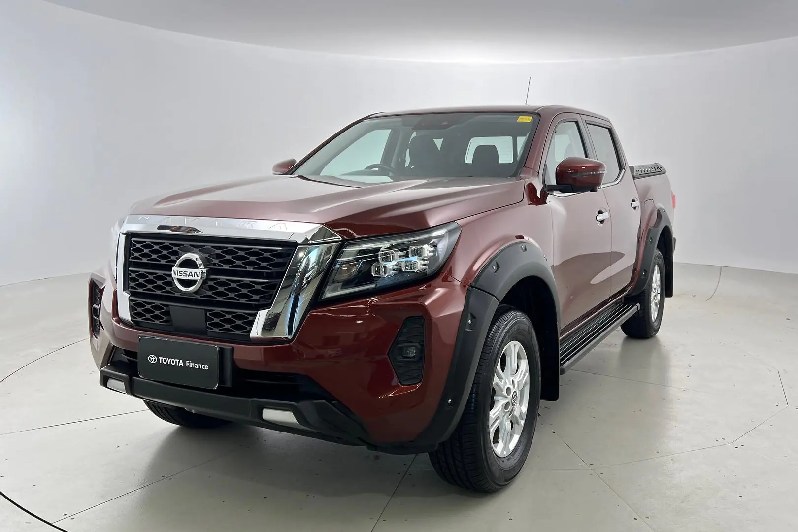 2021 Nissan Navara Gallery Image 9