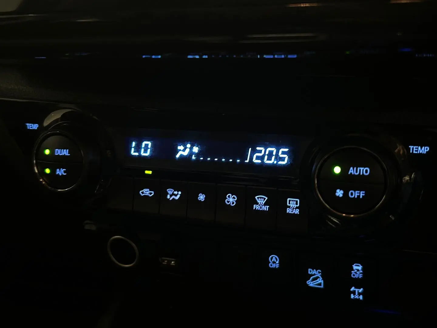 2024 Toyota Hilux Gallery Image 20