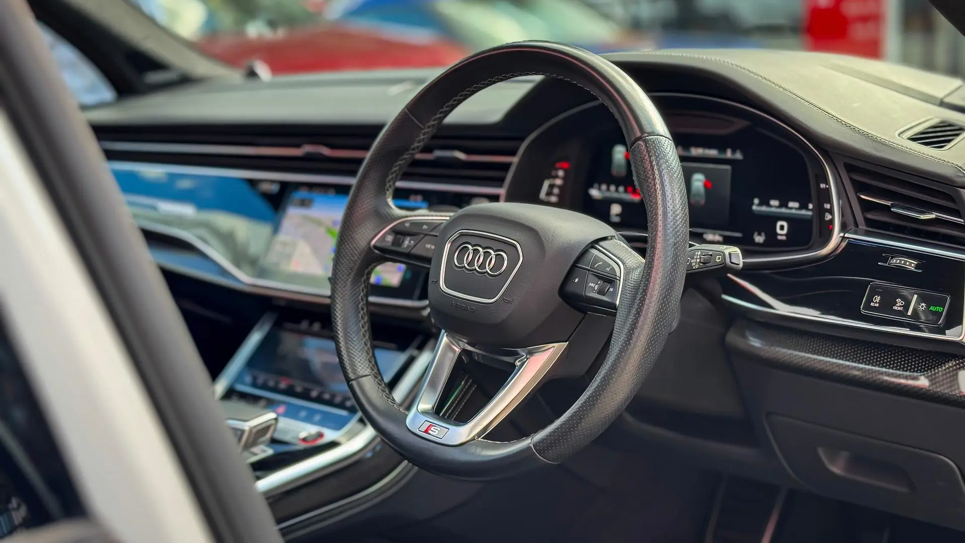 2021 Audi SQ7 Gallery Image 18