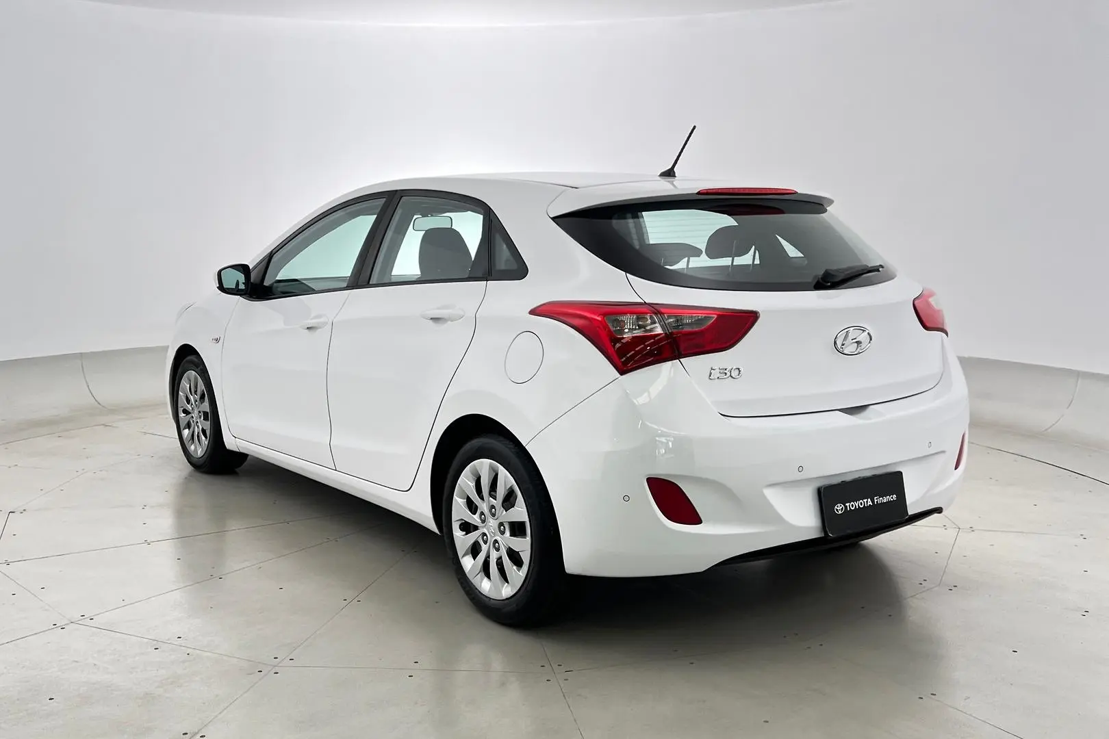 2017 Hyundai I30 Gallery Image 2