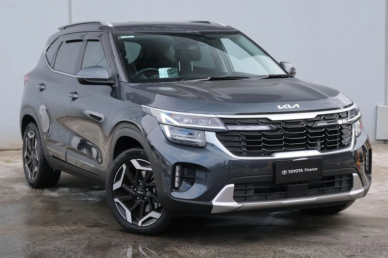 2024 Kia Seltos Gallery Image 1