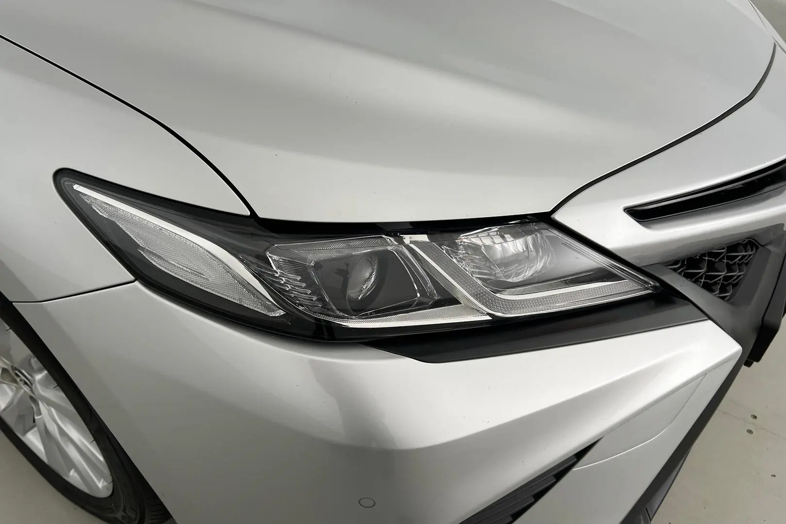 2019 Toyota Camry Gallery Image 15