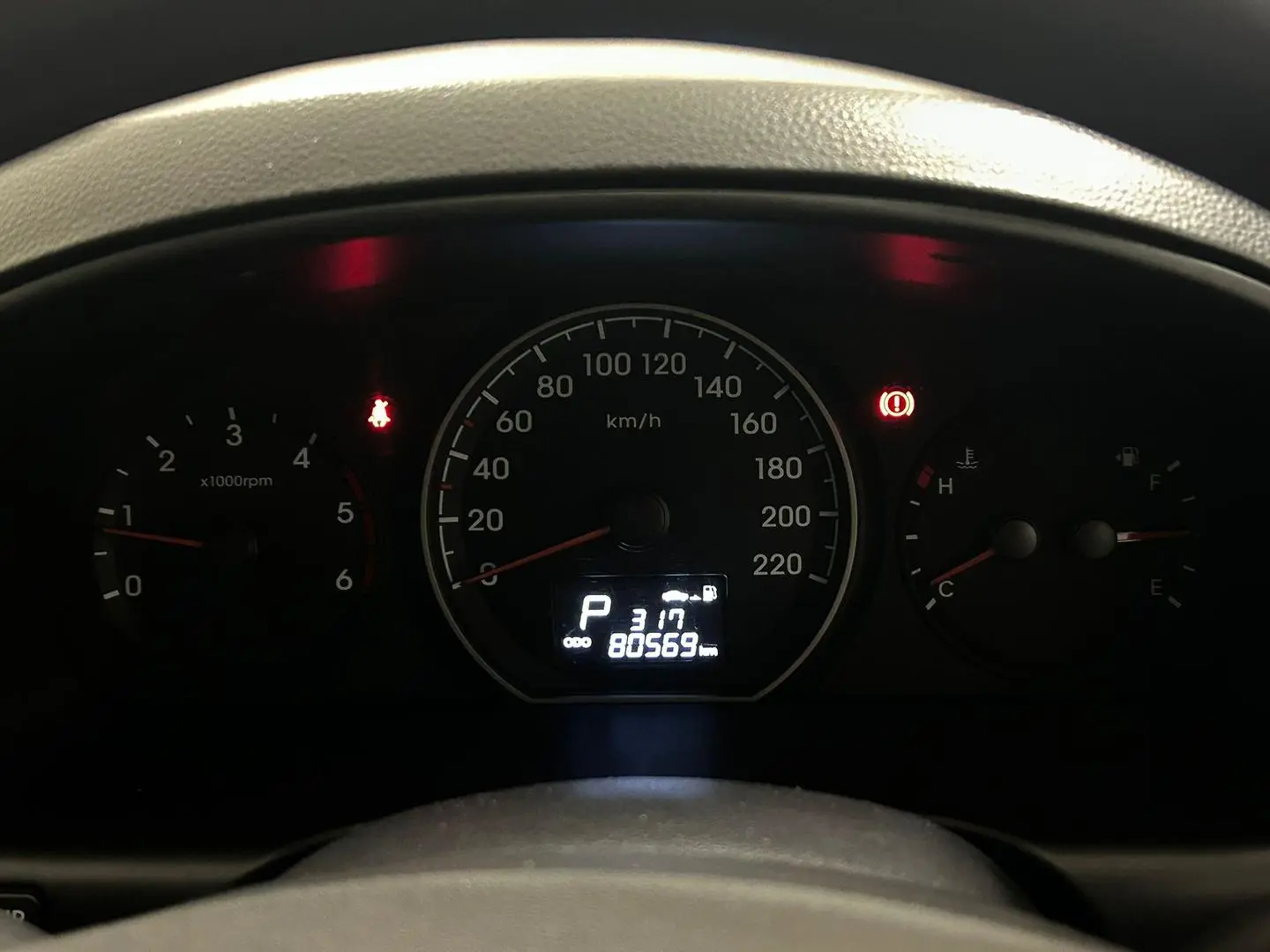 2020 Hyundai iLoad Gallery Image 19