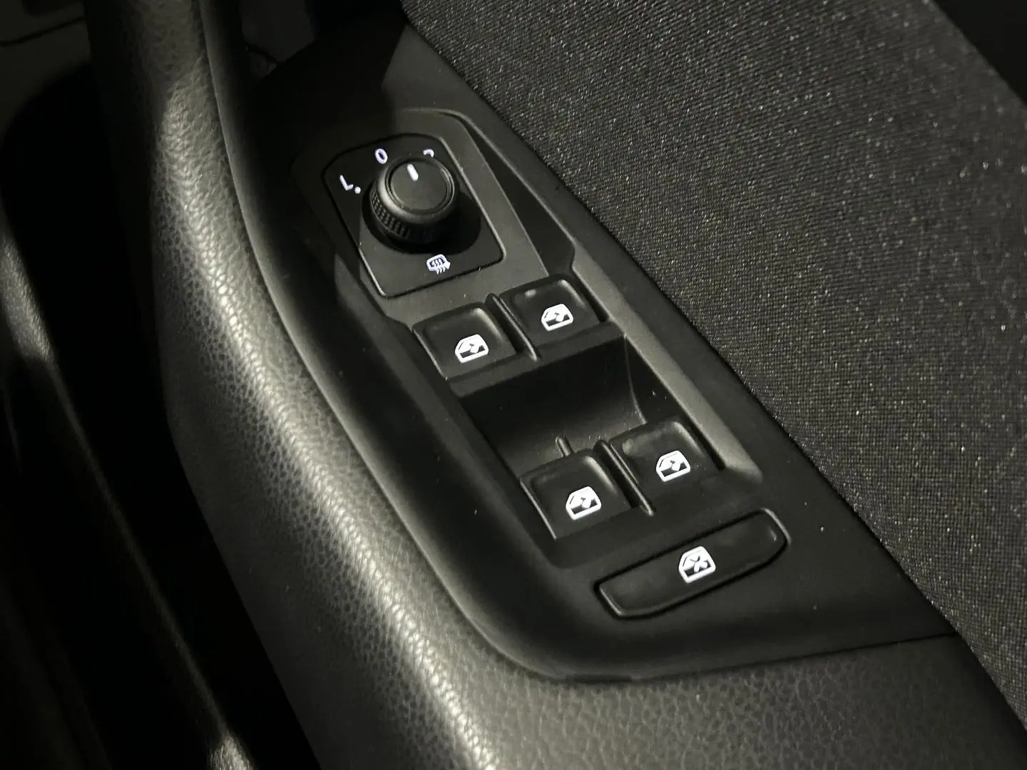 2022 Volkswagen Passat Gallery Image 22